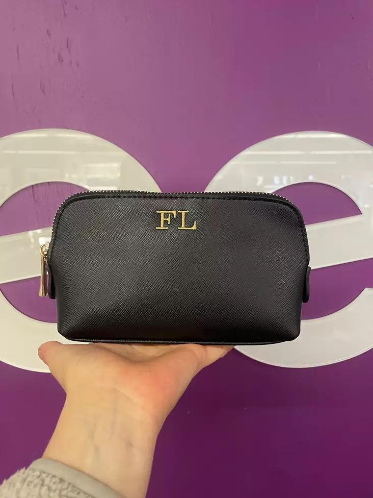 Meikkipussi M nimikirjaimilla - Personoidut tuotteet - meikkiM - 1